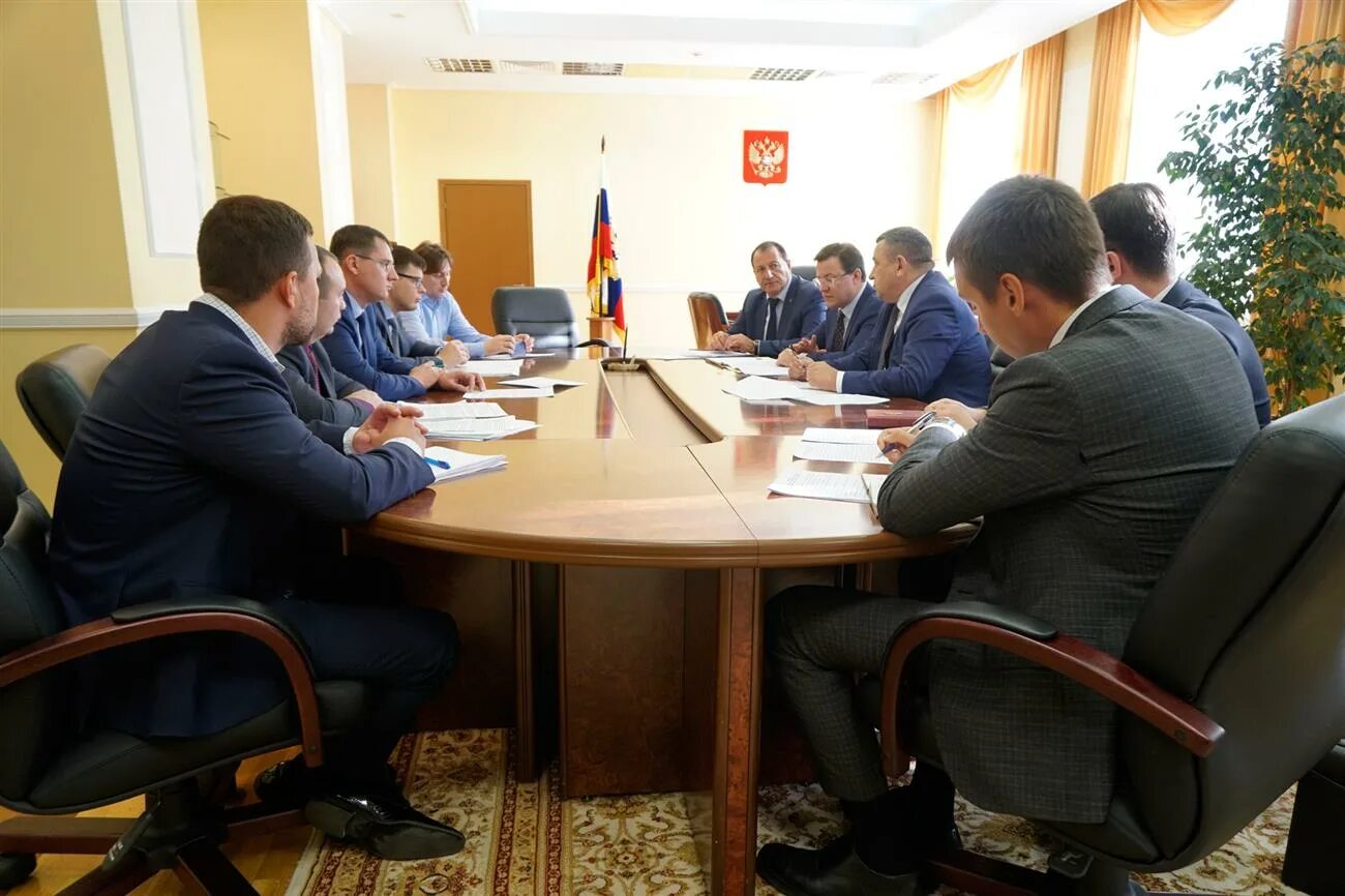 где живет азаров