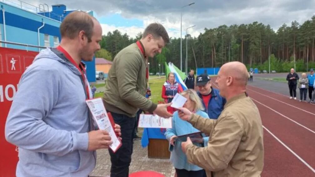 Апрель жуковка брянская область. Жуковка Брянской 2022. Глава города Жуковка Брянской области. Жуковка Брянская область спортивный комплекс. Губернатор Жуковского.