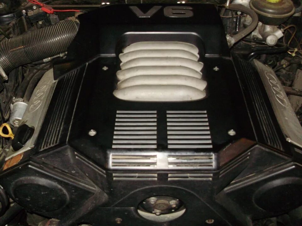 2. Audi 2. 8. 8 аан. Ауди 100 2.
