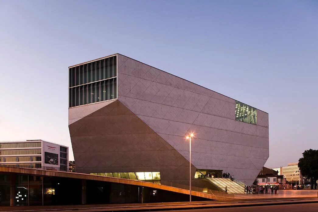 Rem koolhaas. Здание casa da musica, порту, 2003. Casa da musica (порту). Концертный зал дом музыки в порту португалия. Casa da.
