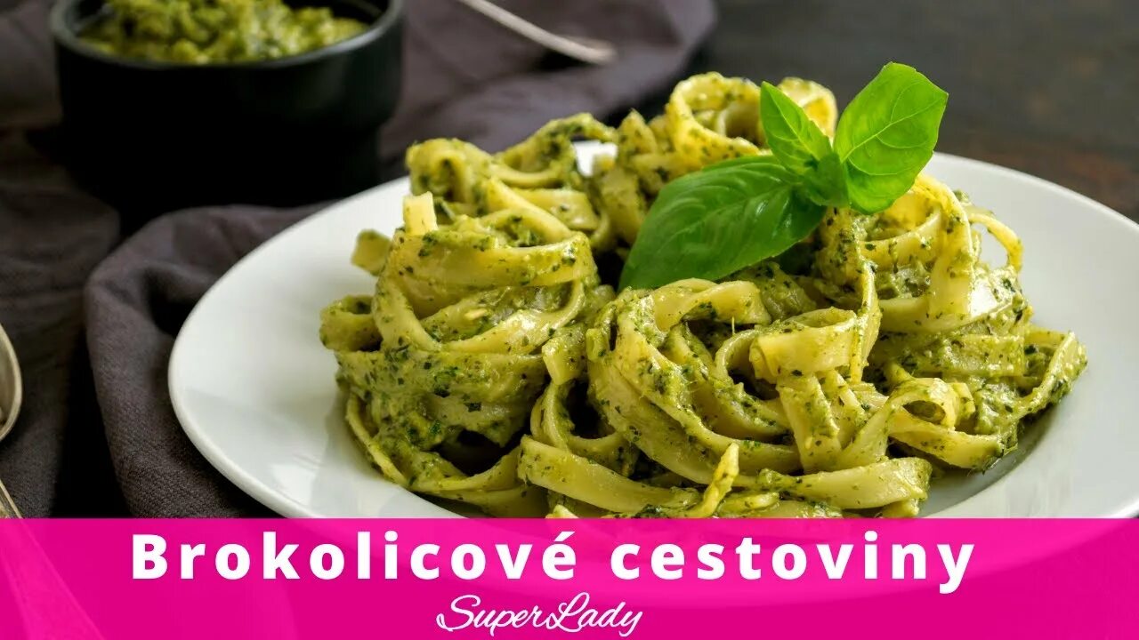 Гуакамоле с макаронами. Фетучини аль-песто. Паста с базиликом. Зеленая паста с песто. Макароны паста с песто.