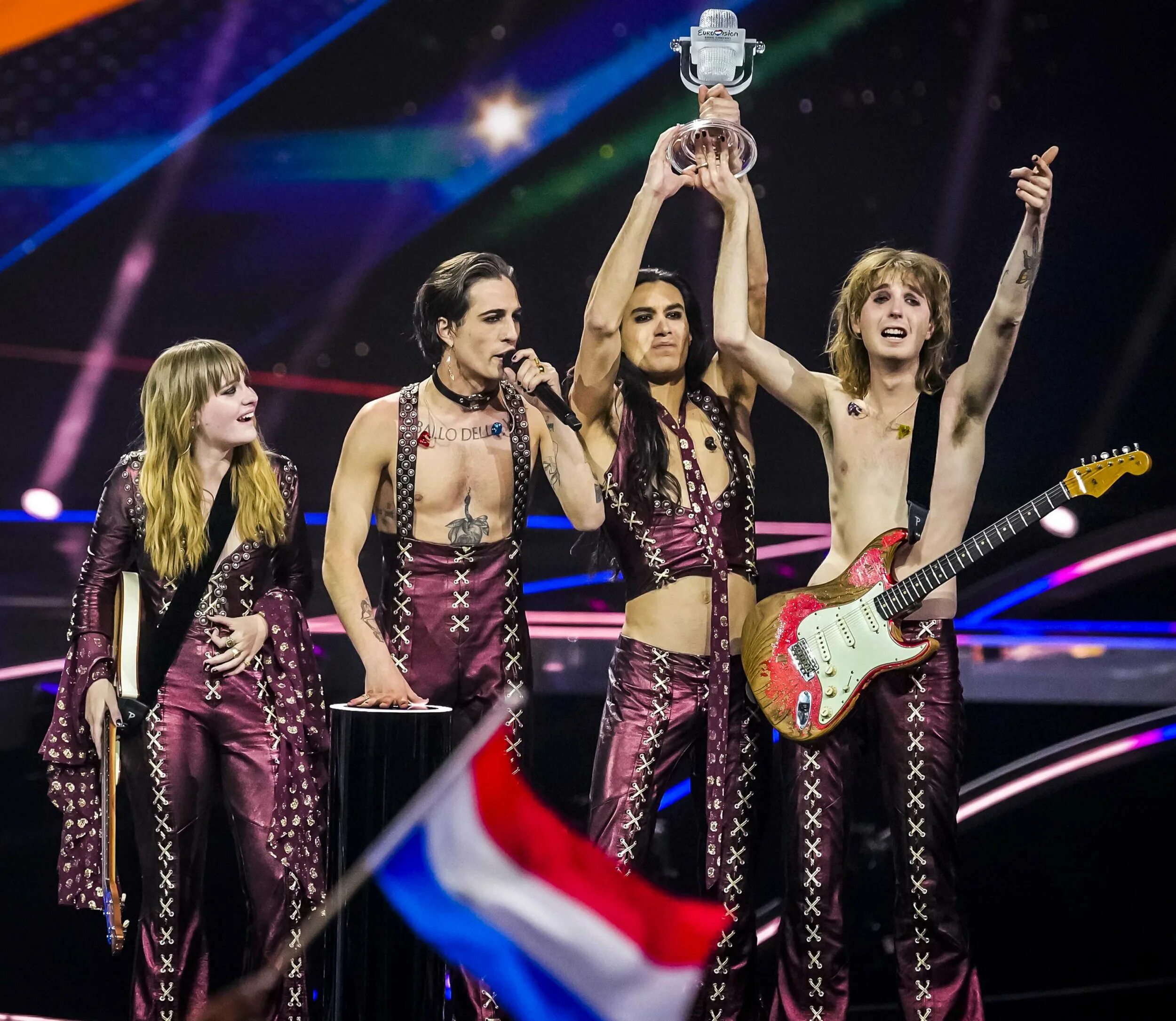 В какой стране евровидение 2024. Maneskin группа 2022. måneskin евровидение. måneskin евровидение 2022. италия евровидение 2021 maneskin.