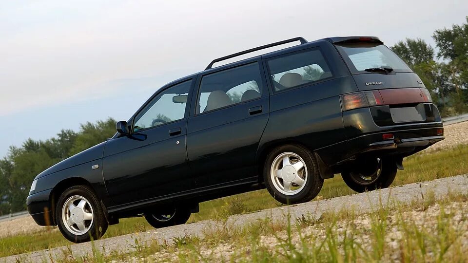 Автомобиль одиннадцатая. Автомобиль одиннадцатая. Автомобиль одиннадцатая. Ваз 2111 универсал серебристый. Ваз 2111 универсал.