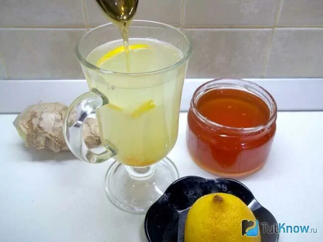 Добавляю в чай лимонную кислоту. Лимонные дольки с медом. Чай армуд лимон. Имбирно-лимонный напиток в чайнике. Имбирь с лимоном и мёдом рецепт пошаговый с фото.