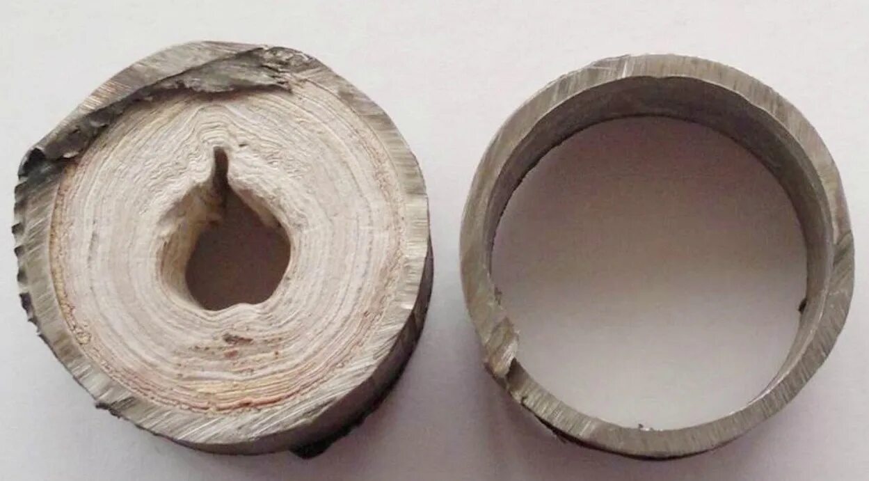 Солевые отложения в нкт. Старые водопроводные трубы. Отложения в трубах отопления. Старые водопроводные трубы. Отложения в трубопроводе.