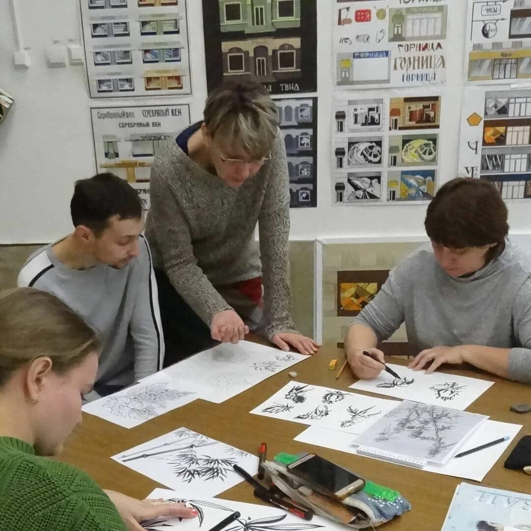 Курсы изо повышение квалификации. Курсы переподготовки изо. курс повышения квалификации учителей изобразительного искусства. встреча учителей рисования. изобразительного искусства в образовательной организации.
