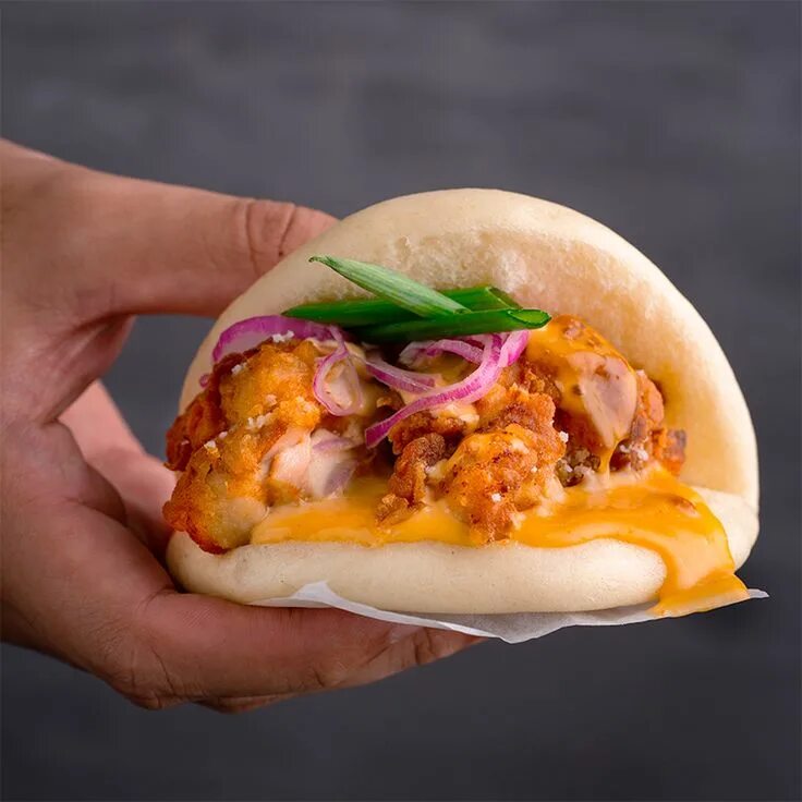 Bao. Бао с креветками. Бао с курицей. Бао бургер с курицей. Бао бургер с креветкой.