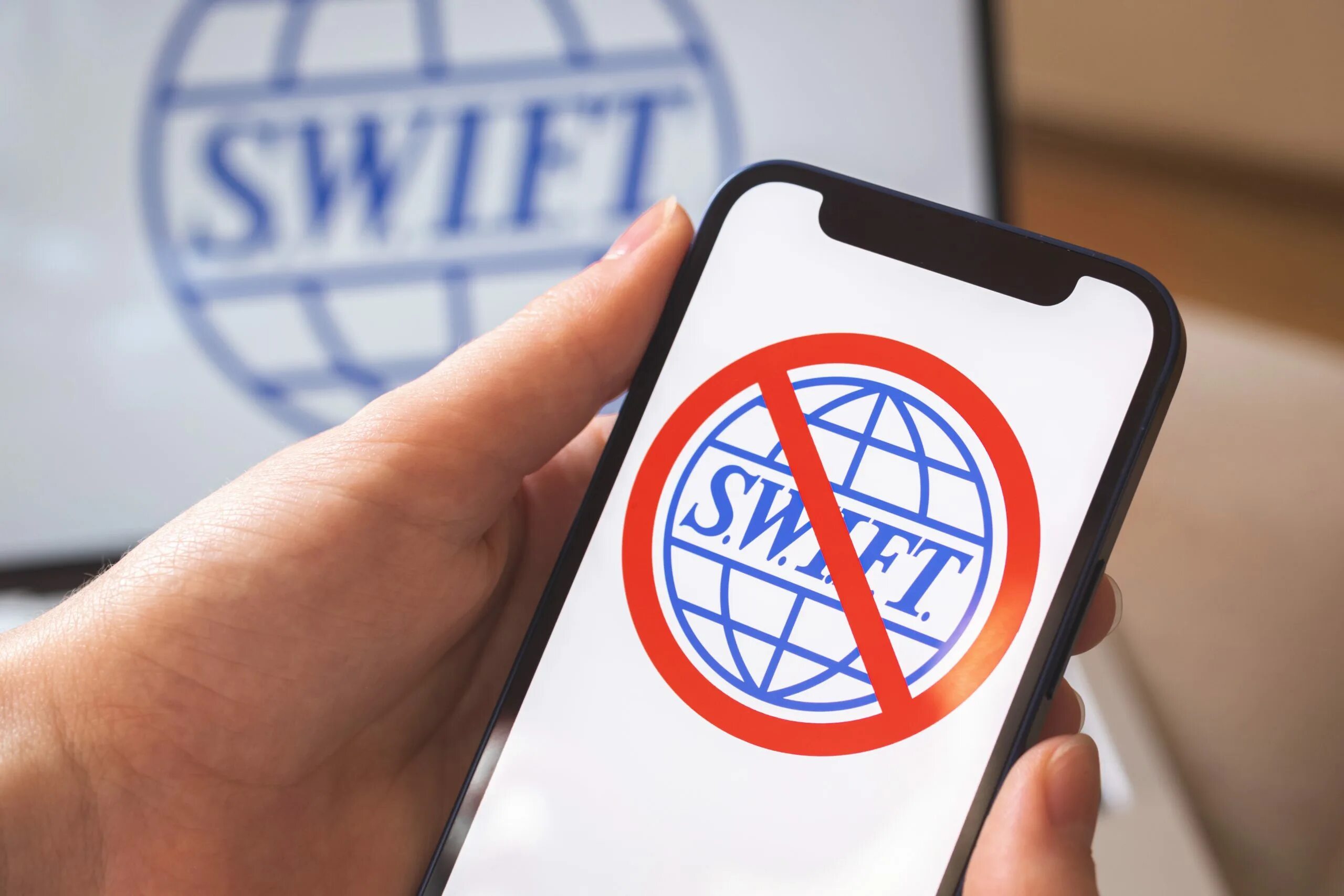 Отключили санкции. Отключение российских банков от swift. Санкции отключение swift. Swift (платёжная система). Система swift что это такое.