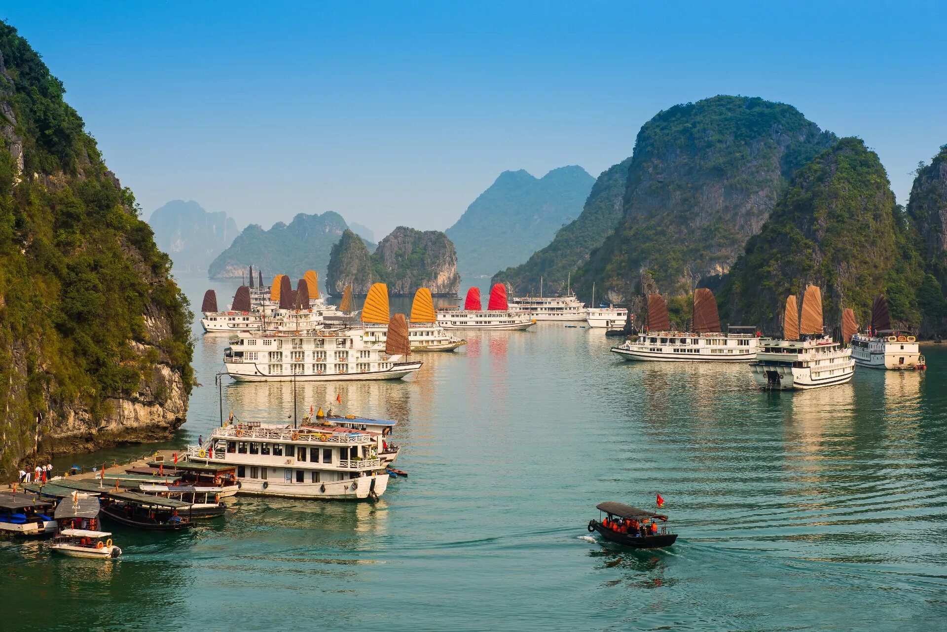 Вьетнам Halong Bay. Достопримечательности Вьетнама бухта Халонг. Озеро Халонг Вьетнам. Вьетнам Нячанг достопримечательности. Отдых в азии летом 2021