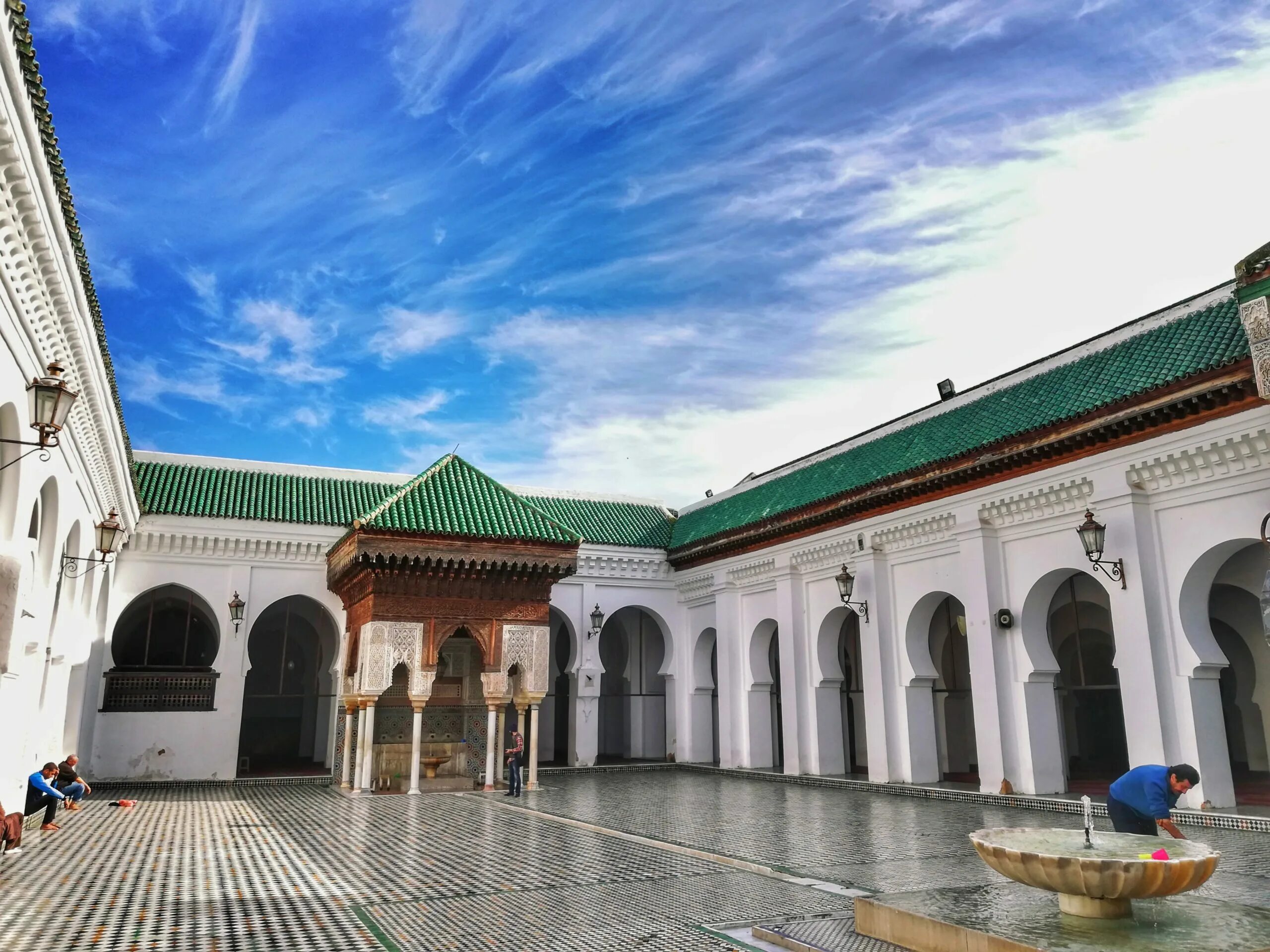 Аль Карауин университет. Аль-Карауин, Марокко. Университет Аль - Каравийин в Фесе, Марокко.. Мечеть Аль Карауин.