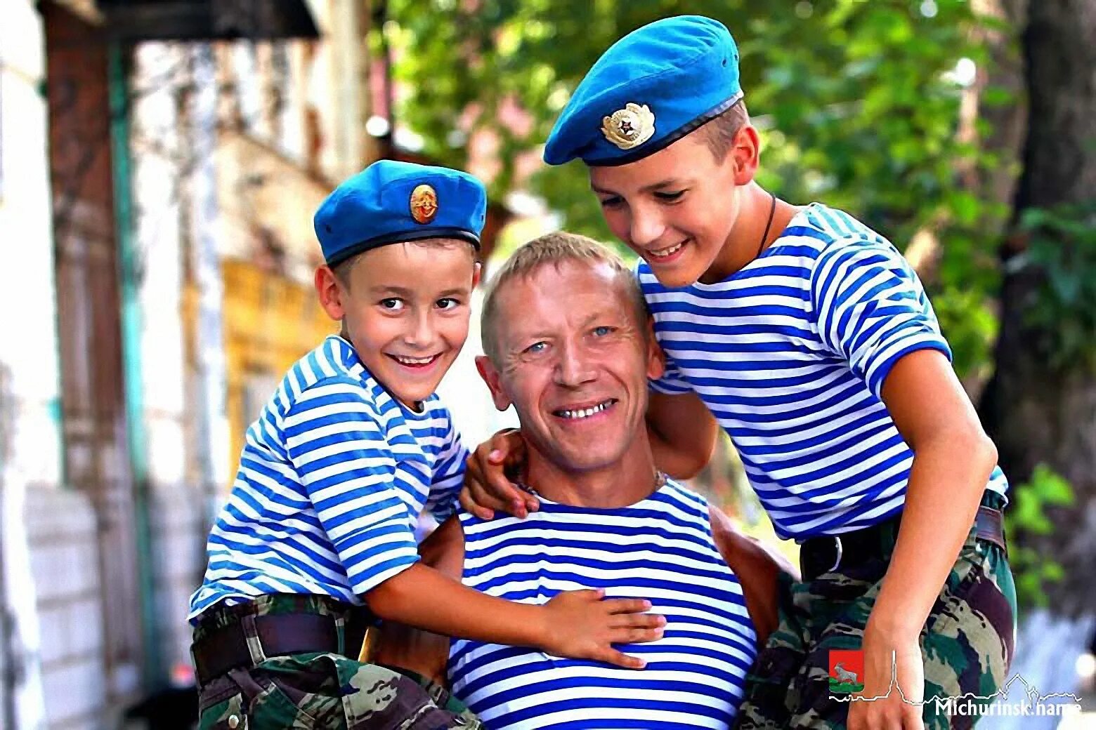 десант для детей. голубой берет ребенку. голубой берет ребенку. голубой берет ребенку. детский берет голубой.