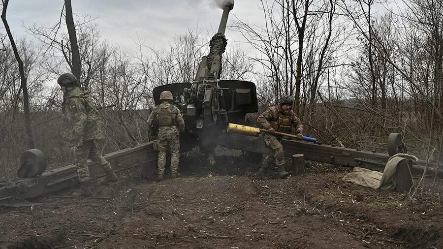 Папа франциск целует флаг украины. Перемирие с украиной. Перемирие с украиной. Мирные переговоры с украиной. Российско-украинские переговоры.