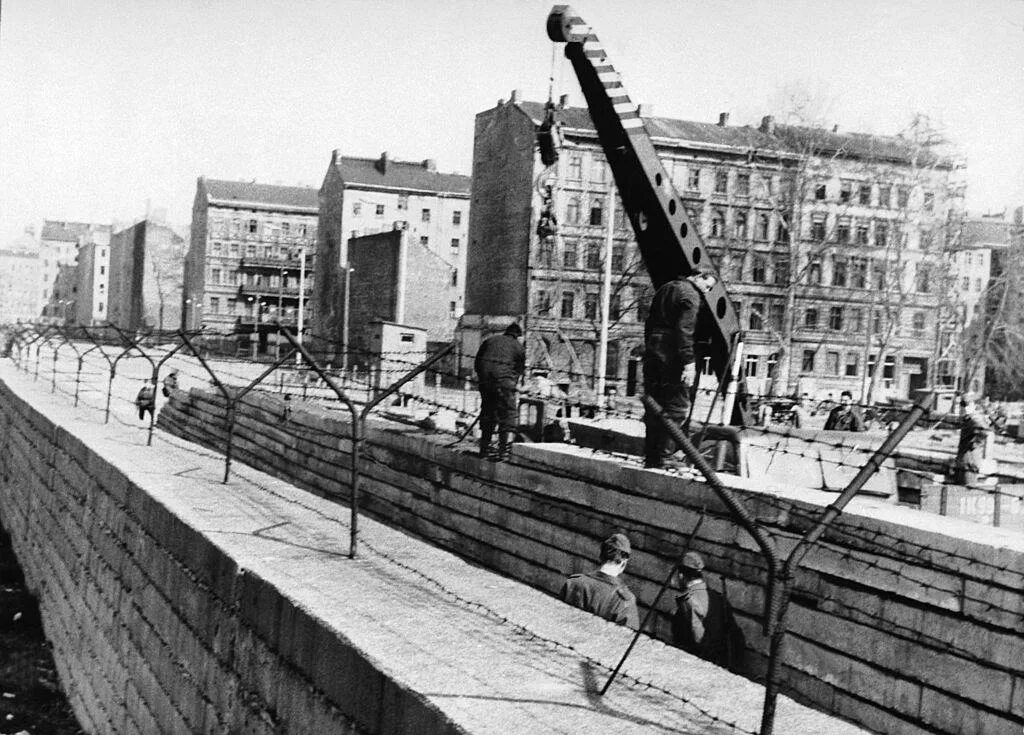 Начало строительства берлинской стены