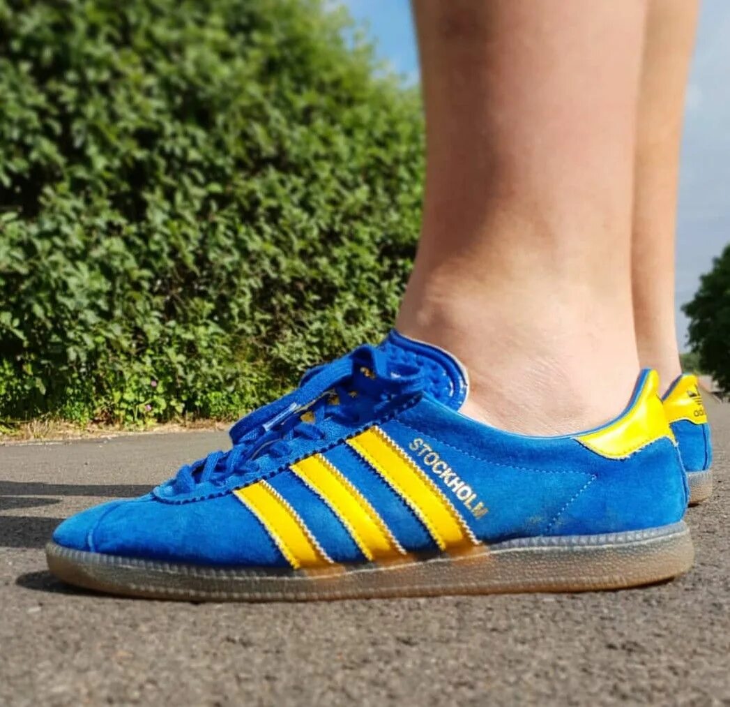 Желто синие кроссовки. Adidas Gazelle Stockholm. Adidas Gazelle синие с желтым. Кроссовки адидас Stockholm. Adidas Stockholm 2021.