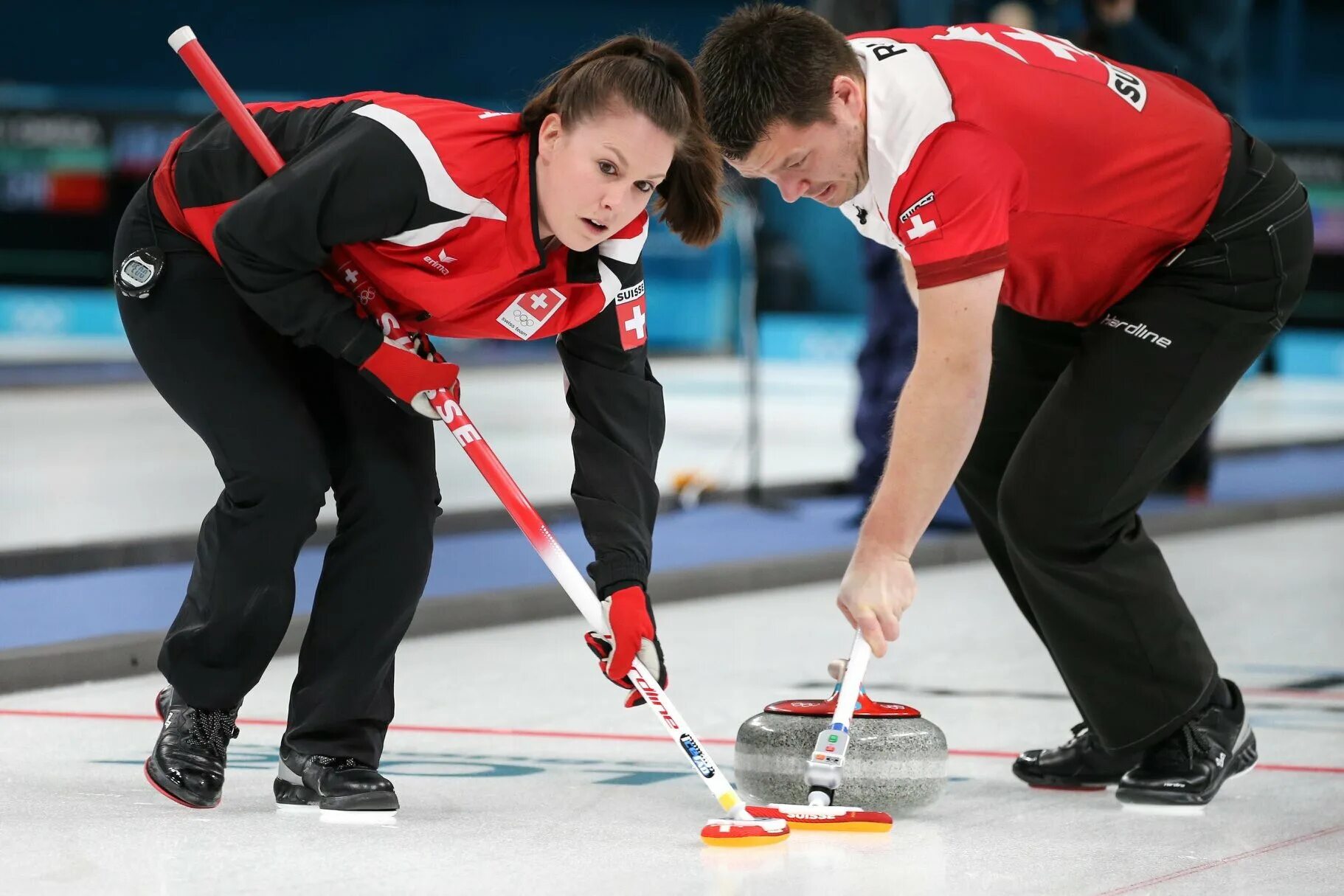 Curling stream. Свиппинг керлинг. Керлинг Австрия. Керлинг ККОР. Зимние виды спорта керлинг.