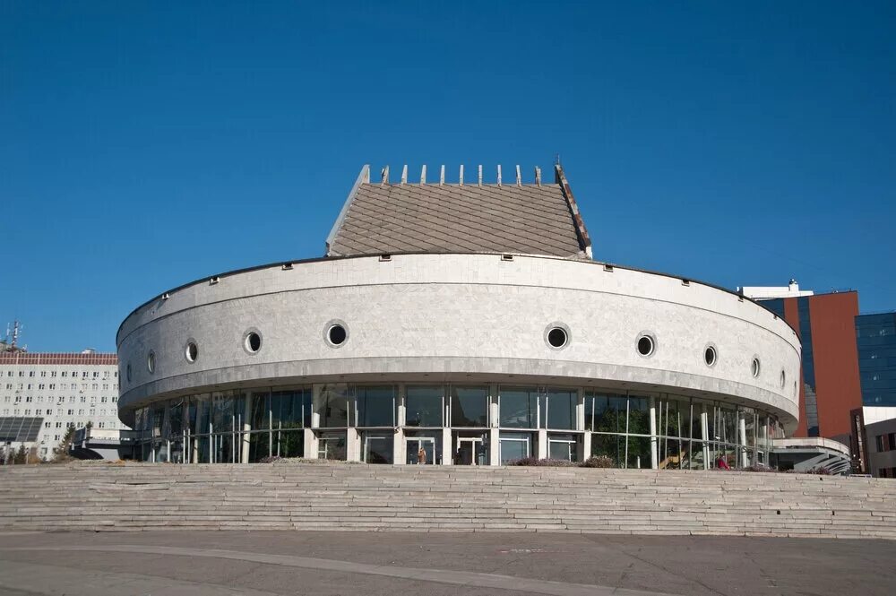 Театр Глобус Новосибирск. ТЮЗ Глобус Новосибирск. Глобус театр Новосибирск факел. Молодежный театр Глобус.