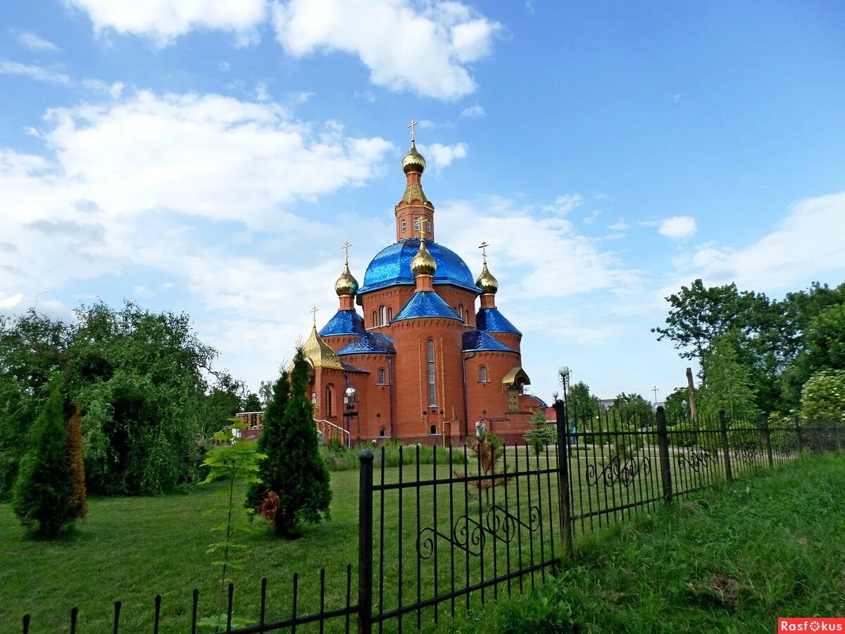 Фотографии белгородской области. Харм спортительниц ахллебов Дубовое. Храм Дубовое Белгород. Дубовое. Церковь иконы Божией матери "Спорительница хлебов".. Храма иконы Божией матери «Спорительница хлебов» посёлка Дубовое.