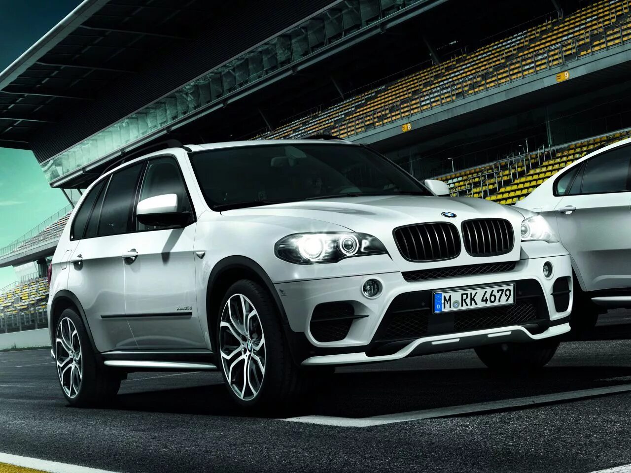 Х 5 7 3 35. BMW x5 e70 LCI. BMW x5 e70 Performance. БМВ х5 е70 м перфоманс. BMW x5 обвес Performance.