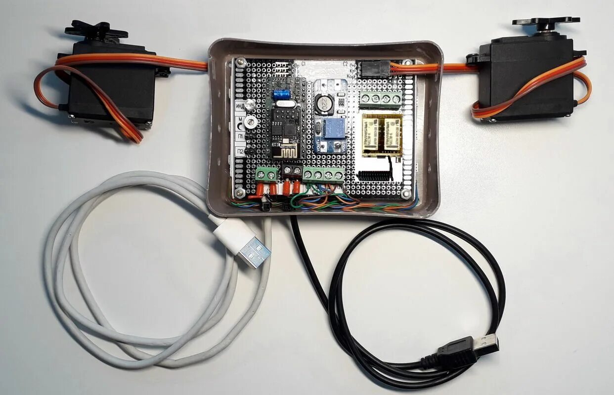 Контроллер сервопривода. Модуль управления на 3 сервопривода. esp32 пульт управления сервоприводом. блок управления на 3 сервопривода. контроллер управления сервомотором.