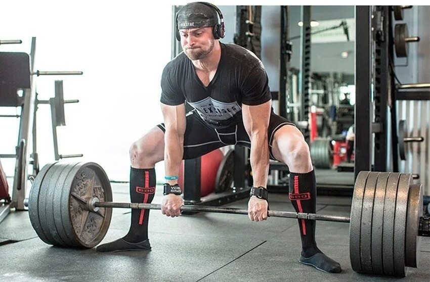 Сумо дедлифт. Мышцы задействованные при становой тяге сумо. Становая тяга (тяжелоатлетический стиль). Спортивная тяга. Тяги это.