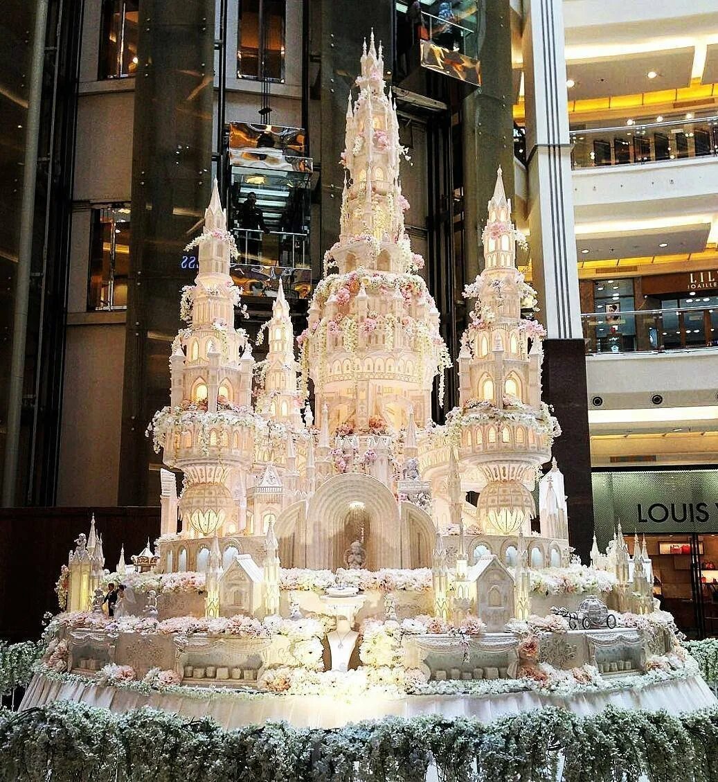 Ренат Агзамов торт дворец. Кондитер Ренат Агзамов торт замок. Невероятные торты