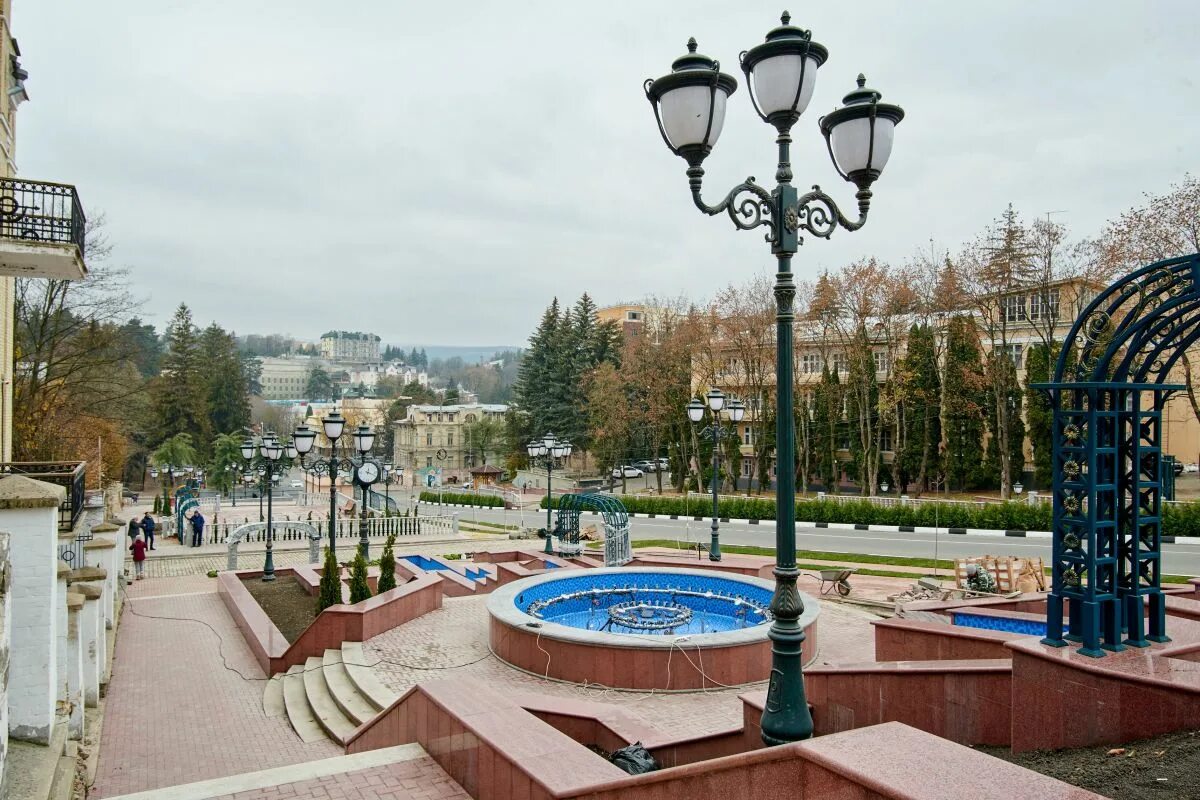 Сквер дзержинского кисловодск. Кисловодск ул дзержинского. Благоустройство кисловодск проспект ленина. Сдэк кисловодск дзержинского 36 кисловодск. Проспект дзержинского кисловодск.