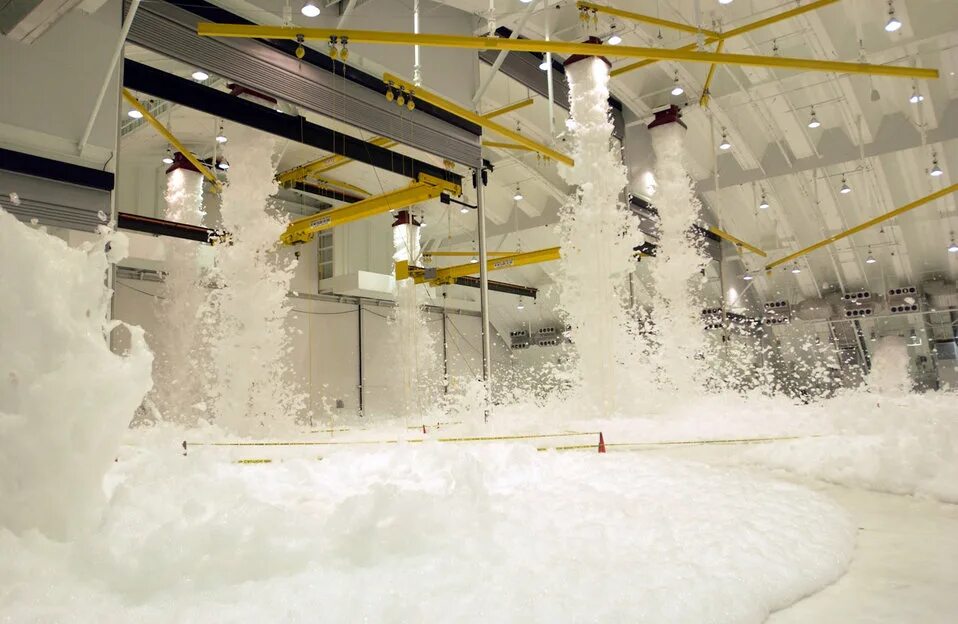 Система газового пожаротушения для серверной. Установки автоматического тушения пожаров. Установки автоматического тушения пожаров. Спринклерное пенное пожаротушение. Установки автоматического тушения пожаров.