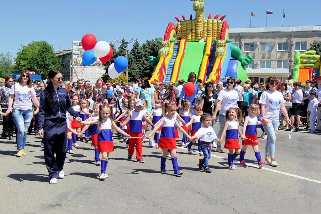 Ново курганинск. Курганинск Краснодарский край. Курганинский район Краснодарский край. Город Курганинск. Курганинск день города.