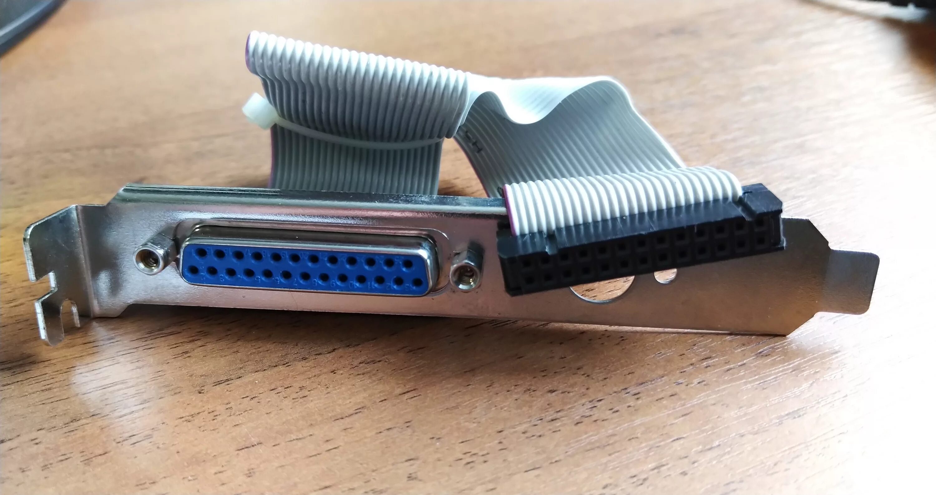 Lpt порт. Планка lpt порта на заднюю панель. разъем lpt1 на материнской плате. lpt port slot motherboard. laserjet 2100 разъем ltp.