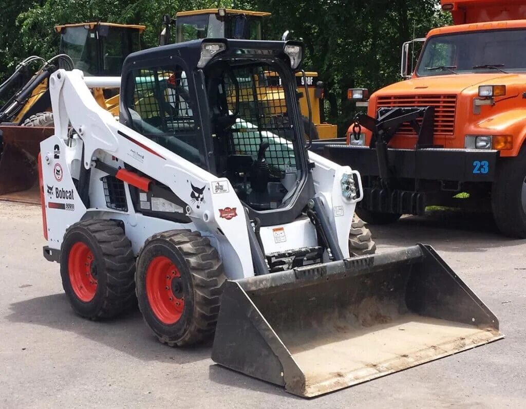 Bobcat 530. Мини-погрузчик Bobcat s530. Бобкэт 530. Погрузчик Bobcat s530 4246хо50. Погрузчик Бобкэт 530.