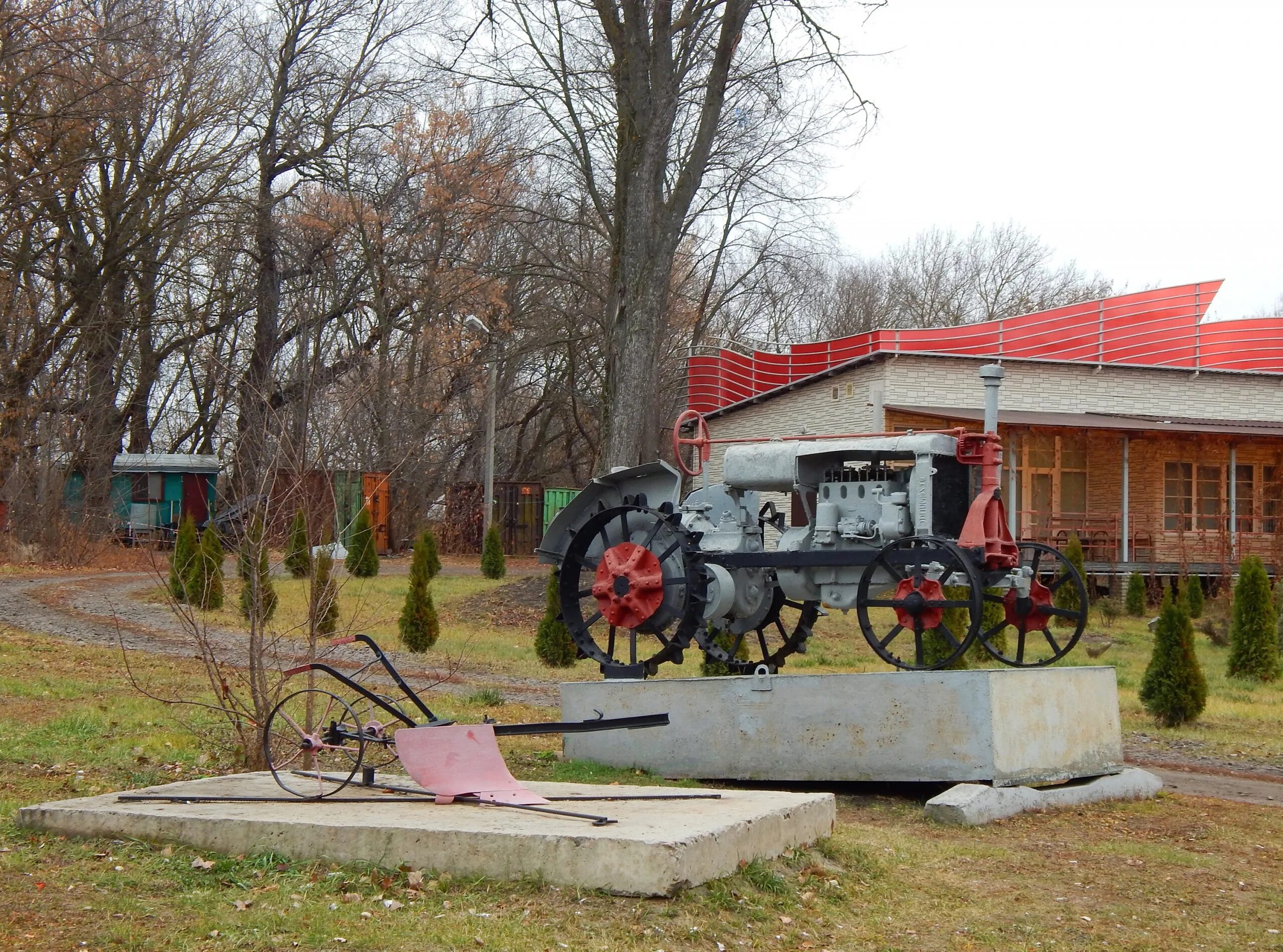 Погода тракторный район. Борки Валуйский район Белгородская область памятник. Карабаново Белгородская область Валуйский. Село Карабаново Валуйского района Белгородской области. Село Казинка Белгородская область Валуйский район.