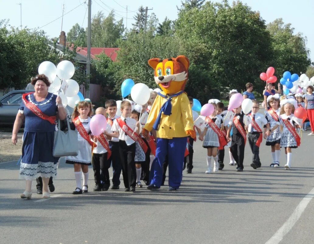 Кореновск платнировская. Парк Платнировская. Ст Платнировская. Платнировское сельское поселение. Парад первоклассников Северский район Северская.