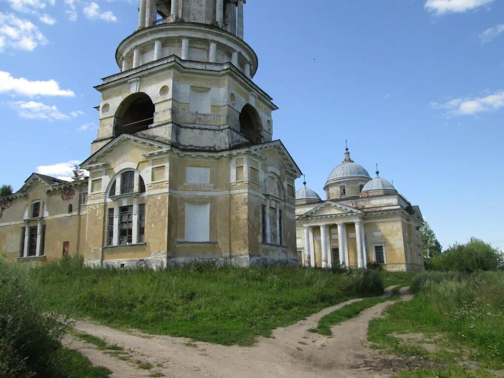Памятник воинам, погибшим в боях при освобождении Старицы, Старица, Россия - тур