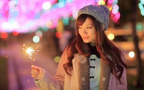 Download 2880x1800 Asian Women, Bokeh, Lights, Beanie, Sparkles, Smiling Wa...