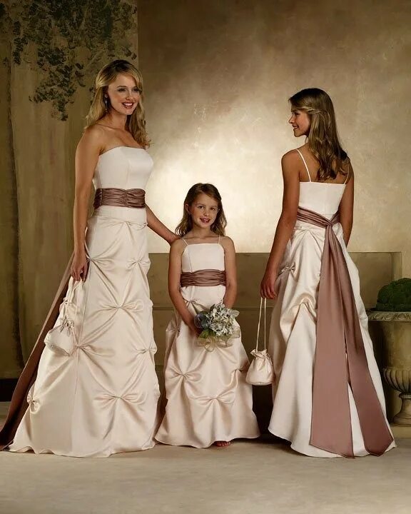 Дочь и второй брак. Платье на свадьбу. Платья на свадьбу для девушек. Пльья на свадьбу. Платье на свадьбу сестры.
