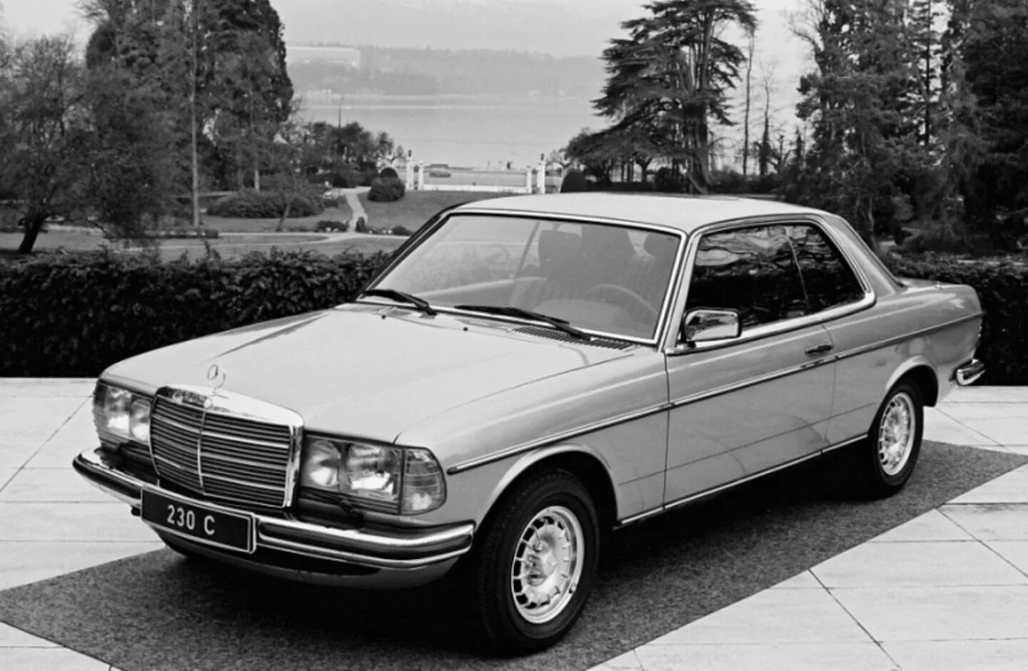 Mercedes w123. Mercedes-Benz w123 купе. Mercedes Benz 123. Даймлер Бенц w123. Мерседес 123 купить в россии