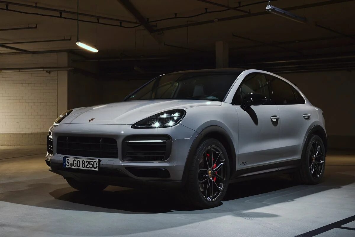 Купить кайен новый. Новый Порше Кайен 2021. Porsche Cayenne Coupe GTS 2021. Порше Кайен купе турбо 2021. Порше Кайен GTS 2021.