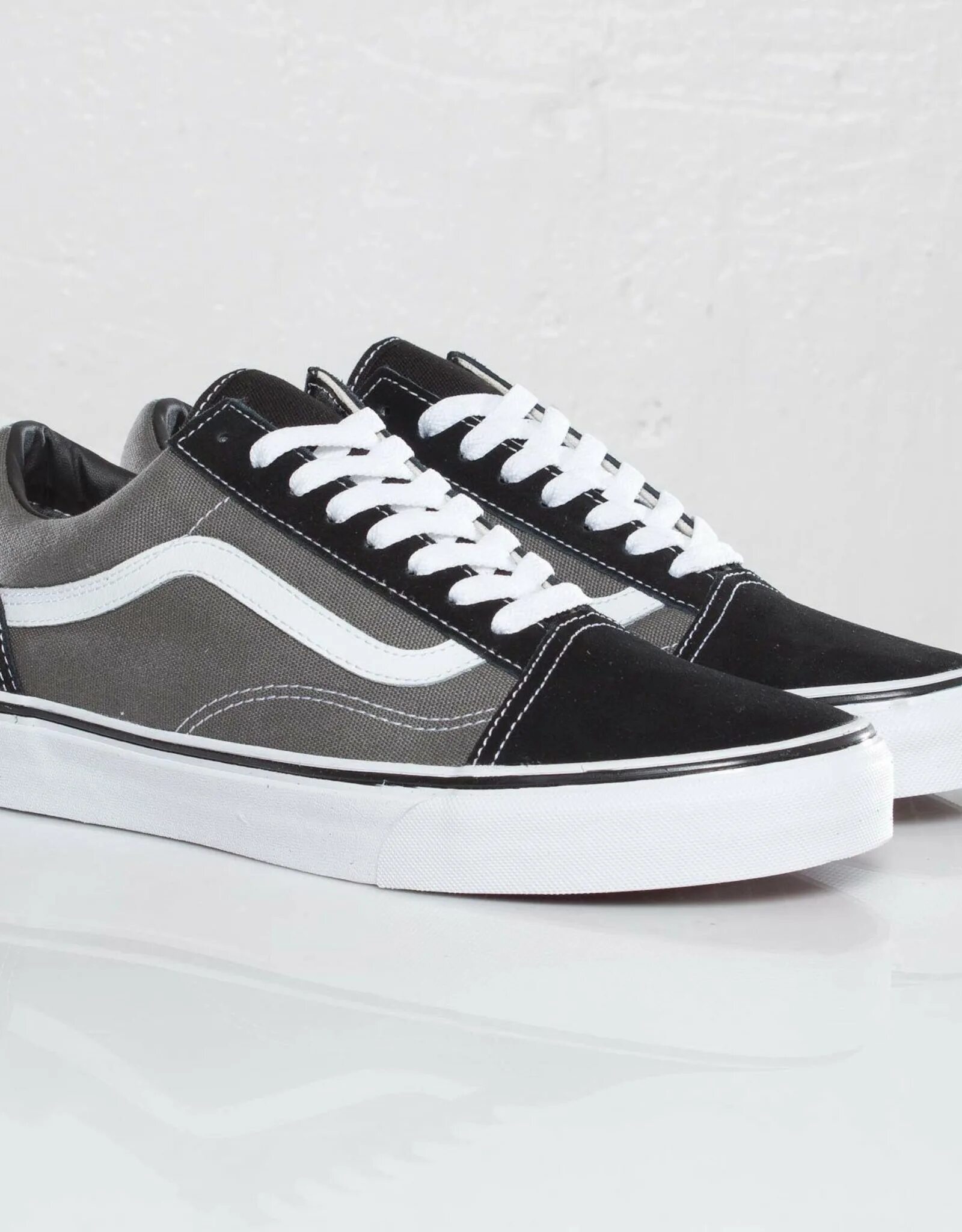 Ванс Олд скул серые. Кеды Ванс серые. Vans old Skool серые. Vans old School серые. Кроссовки черные с белой полоской