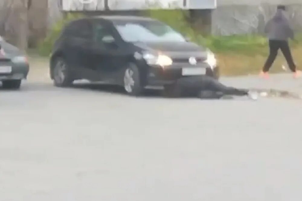 мужчина переехал ребенка.