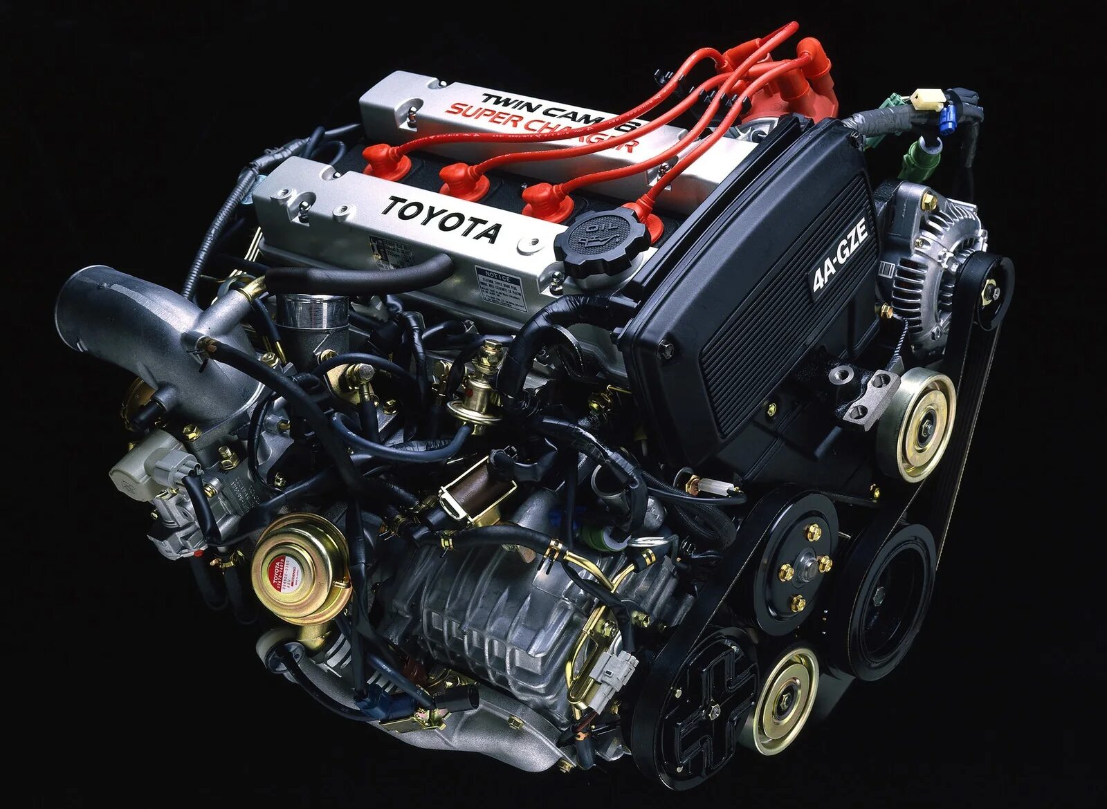 Какой двс лучше. Дизельный двигатель против бензинового. Bugatti chiron мотор. Мотор бугатти вейрон w16. 2 i-cdti.