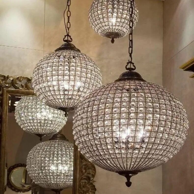 Люстра из шаров. Люстра Casbah Crystal Chandelier. Люстра Eichholtz Kasbah. Люстра Kasbah d6264-s1n. Люстра шар в интерьере.