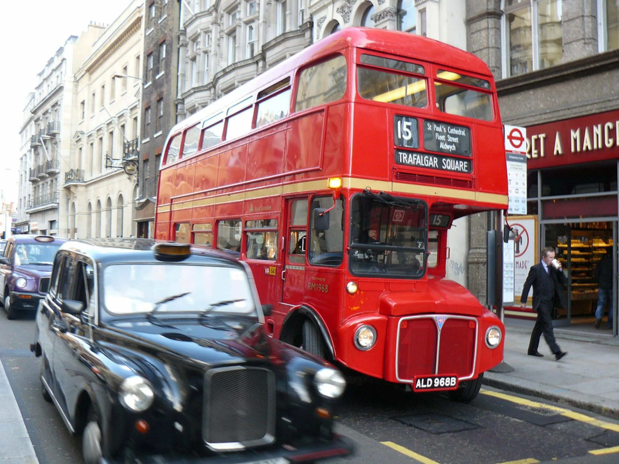 Лондонский даблдекер. Дабл Деккер автобус символ Лондона. Лондон будка и автобус. Ред Дабл Деккер бас.