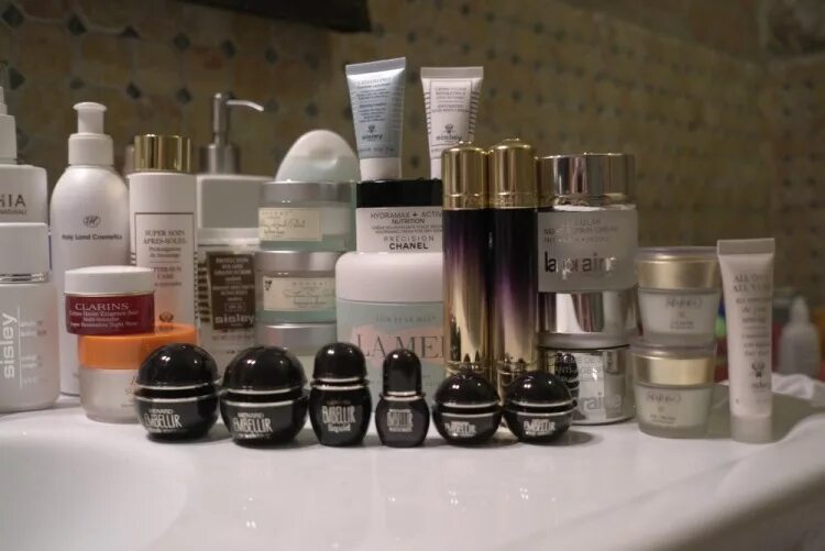 уходовая косметика люкс класса. Clarins уходовая косметика зеленая. набор люксовой косметики для лица. люкс косметика для лица. элитная уходовая косметика.