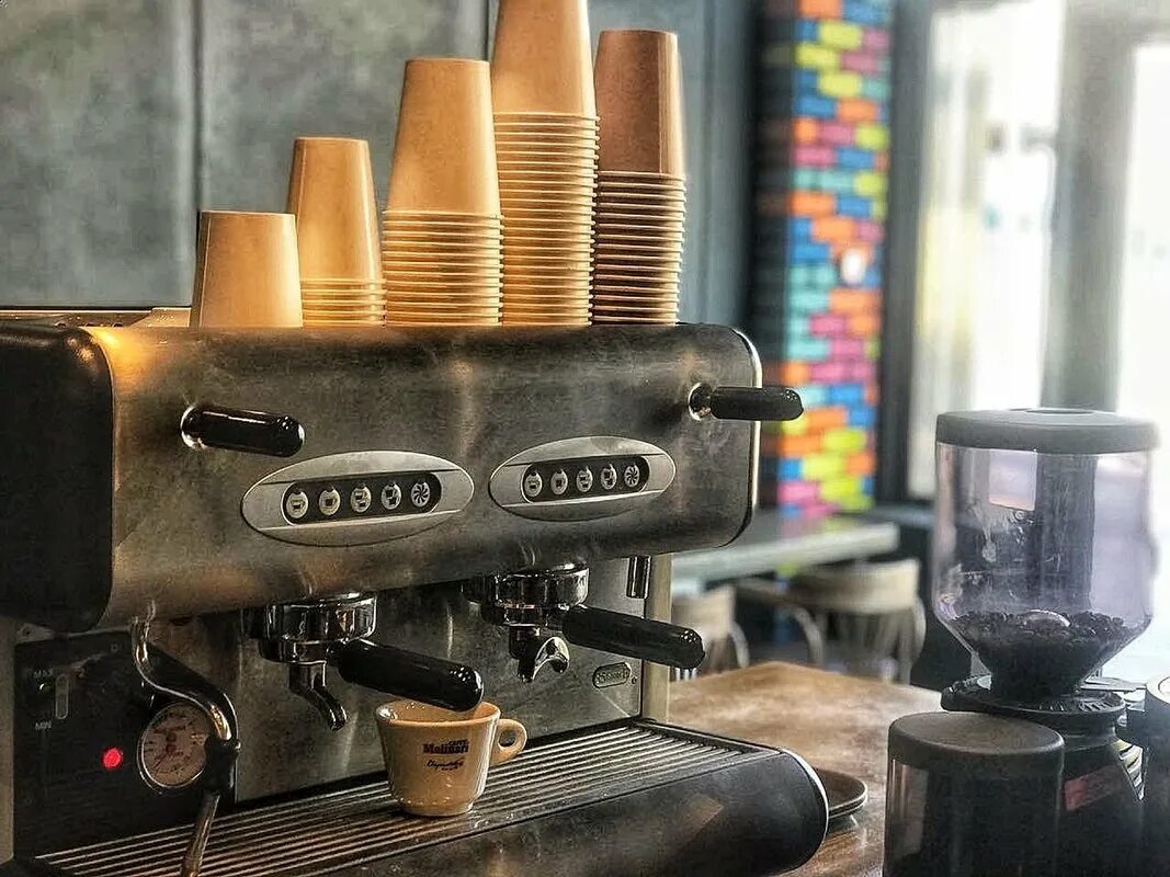 Караоке нахимовский проспект. Кафе. Кальянная для двоих. Шив кафе. Шив кафе.