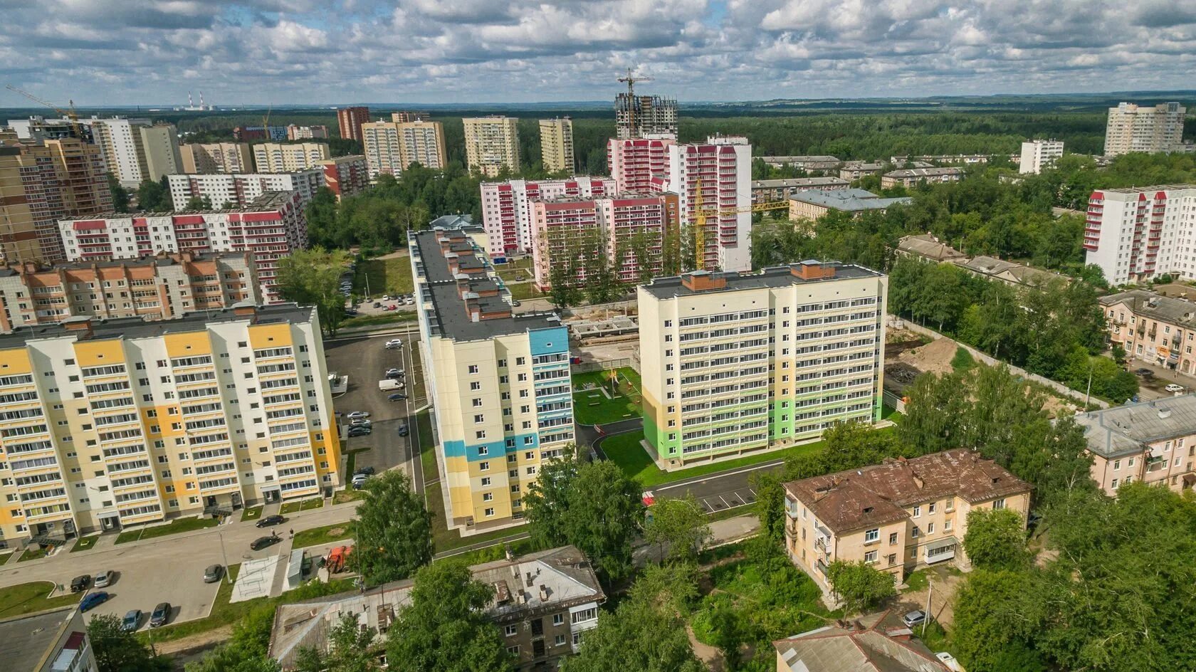 Микрорайон дом пермь. Микрорайон водники пермь. затон микрорайон водники пермь. судозаводская 17 пермь. микрорайон водники закамск.