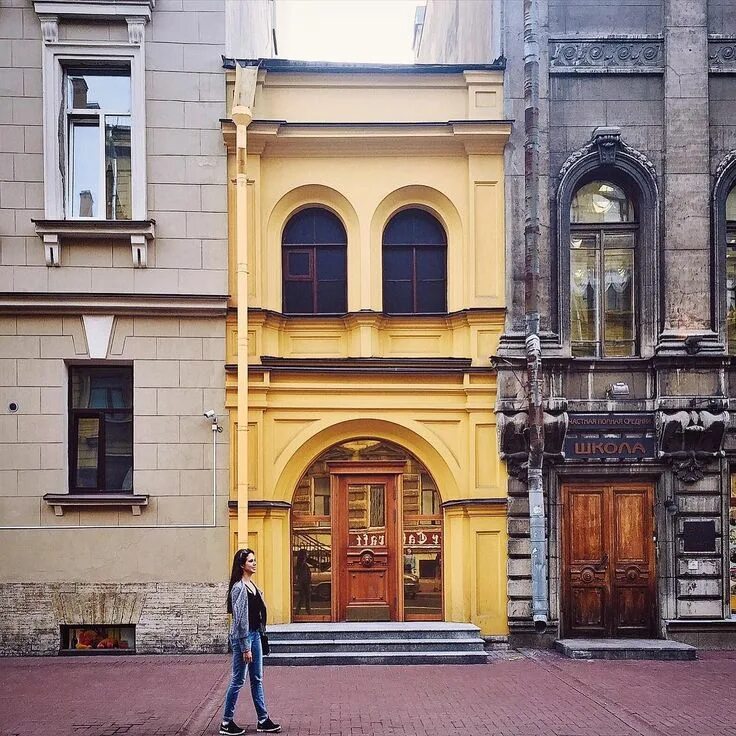 Маленький дом в спб. Ул гагаринская 3 д санкт-петербург. Маленький дом в спб. Гагаринская улица 3д санкт-петербург. Жёлтый дом на гагаринской санкт-петербург.