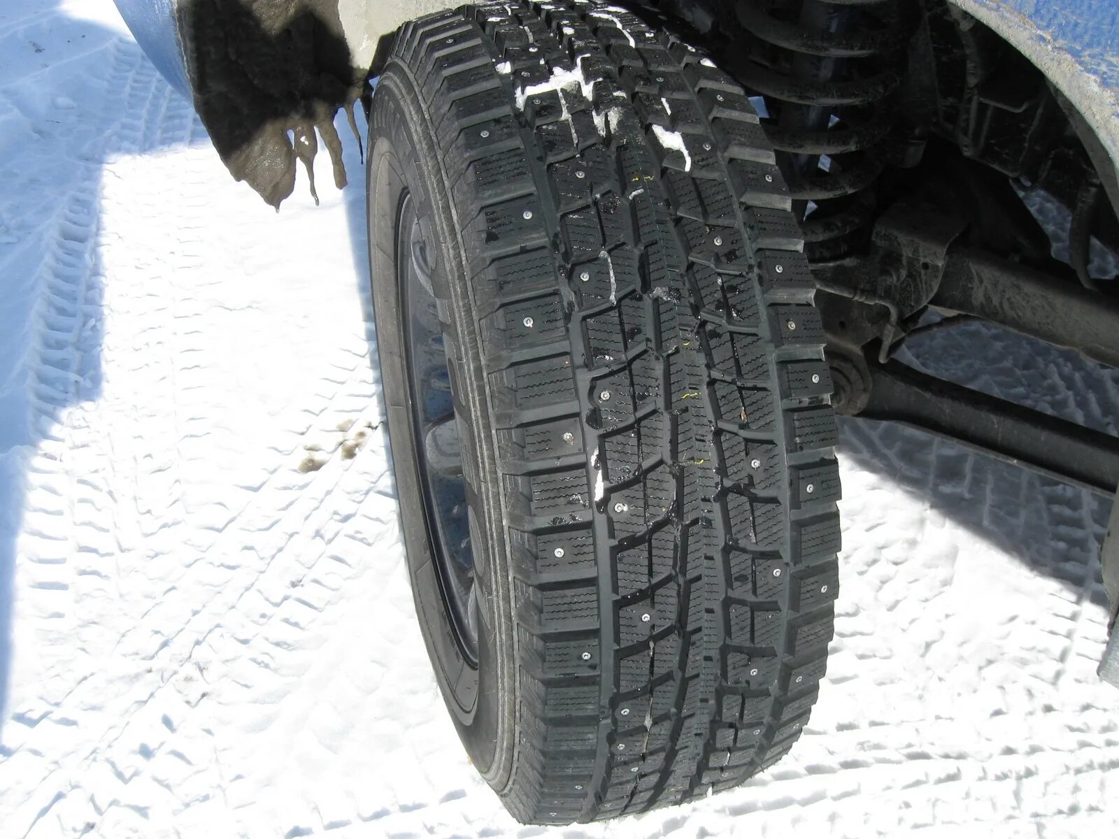 Винтер айс шины. Dunlop SP Winter Ice 01 265/65 r17. Резина Данлоп Винтер айс 01. Dunlop SP Winter Ice 01 265/70 r16. SP Winter Ice 01 265/65 17.