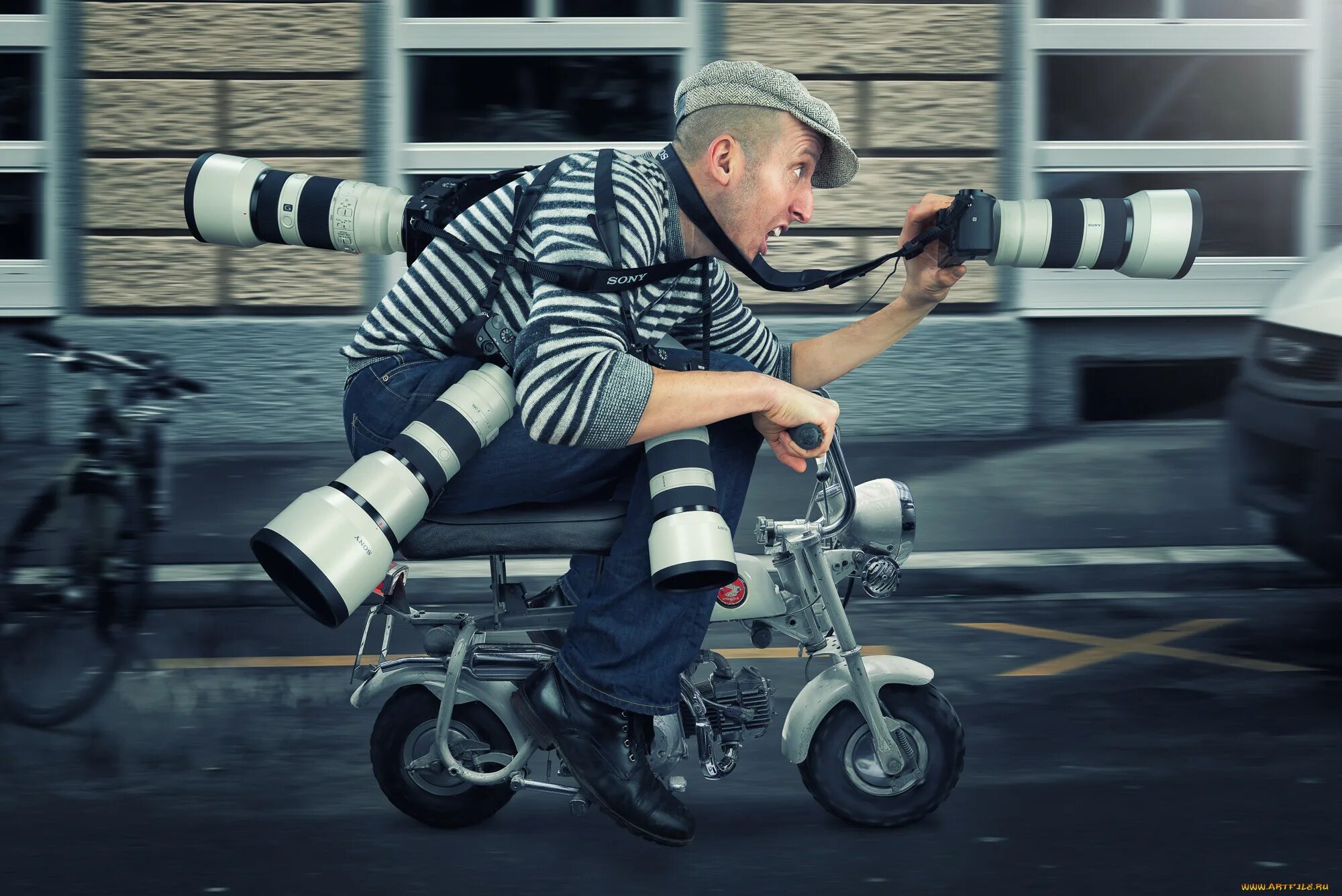 Смешные картинки мужчине. Сумасшедший фотограф. Прикольный фотограф. Смешной фотограф. Видеооператор смешно.