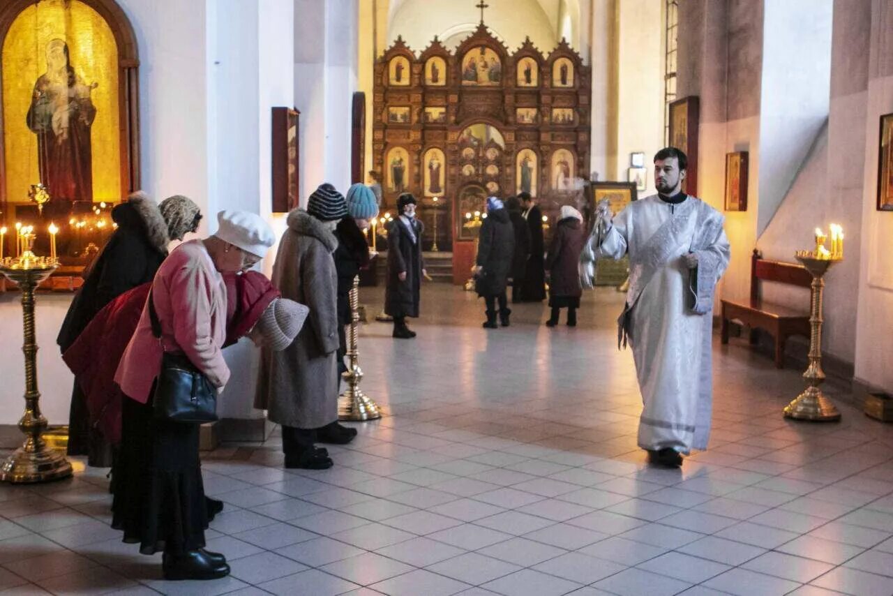 Богослужение без бога. Сретение господа иисуса христа. Литургия на сретение. Литургия на сретение. Аац литургия сретение господне.