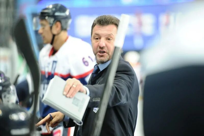 зиновьев евгений александрович тренер хоккей. суркис глинтвейнов. тренера южного урала. южный тренер.